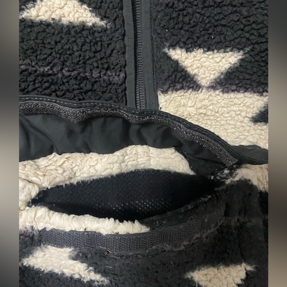 Girls north face sweater - Picture 3 of 7